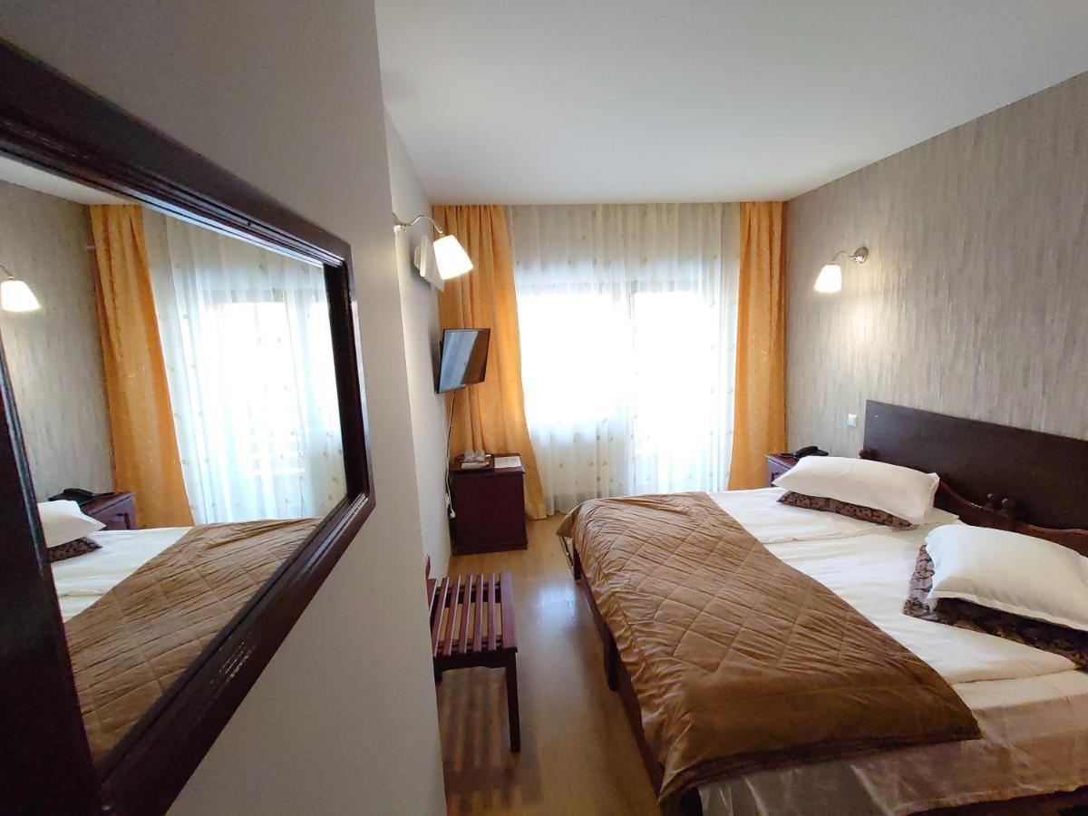 Pensiunea Musatinii Putna  Extérieur photo