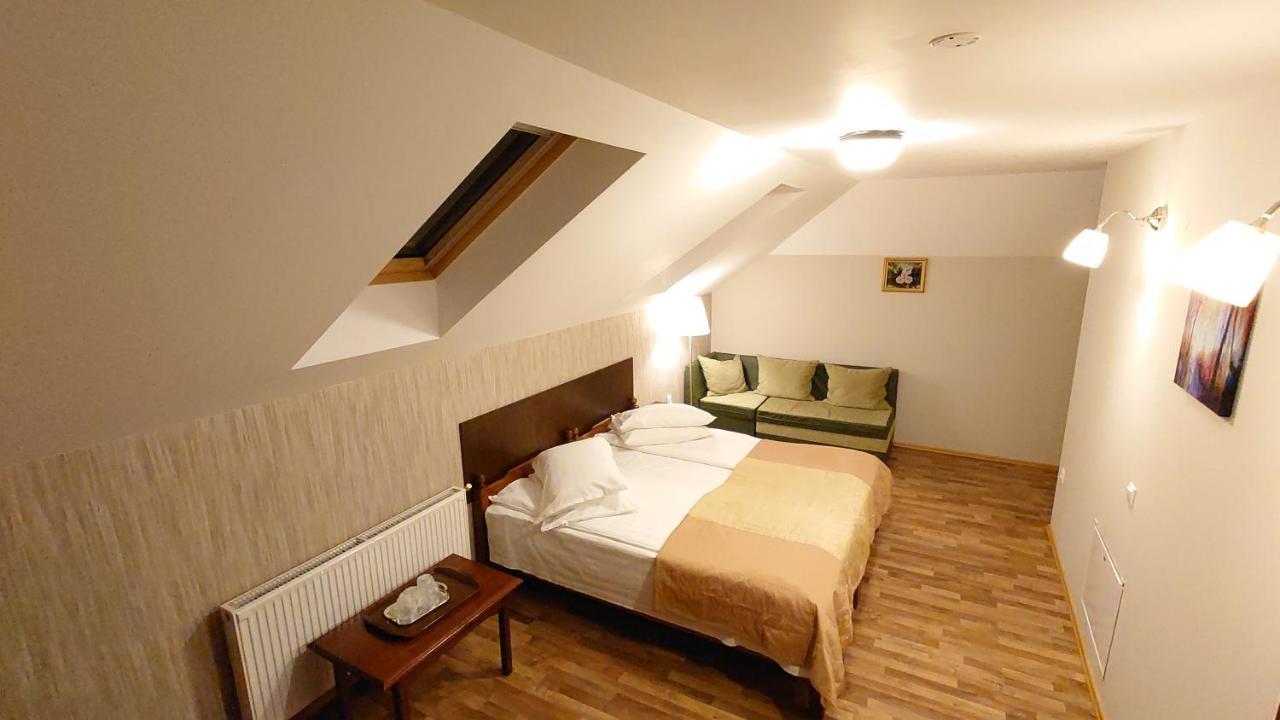 Pensiunea Musatinii Putna  Extérieur photo