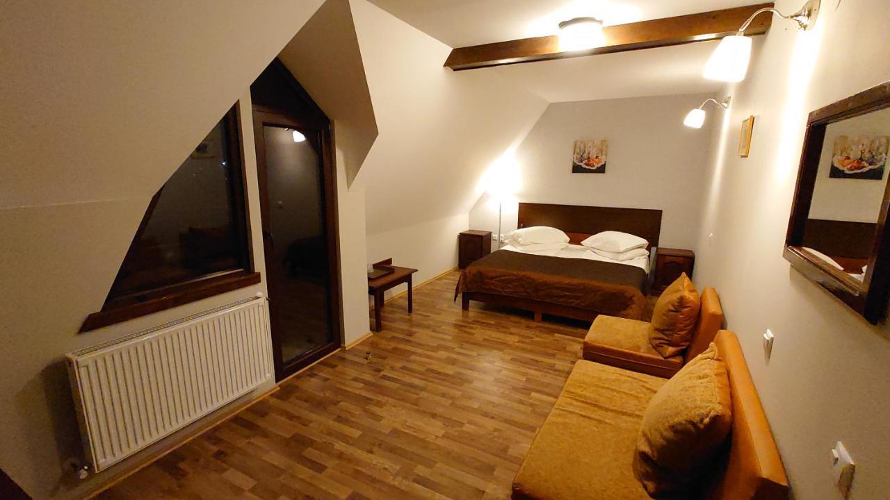 Pensiunea Musatinii Putna  Extérieur photo